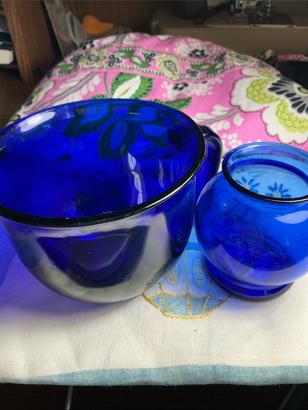 Vintage cobalt blue large mug and small vase